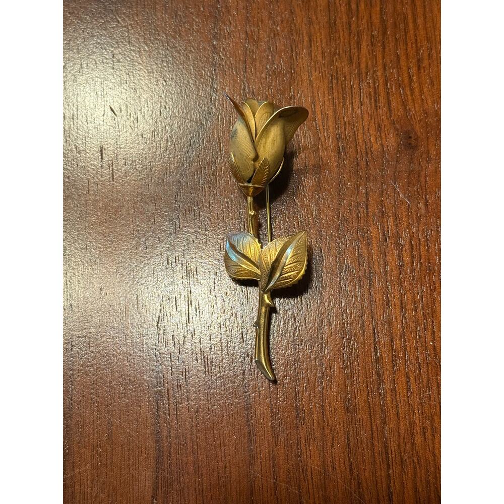 Vintage Gold-Tone Rose Bud Brooch – Mid-Century Floral